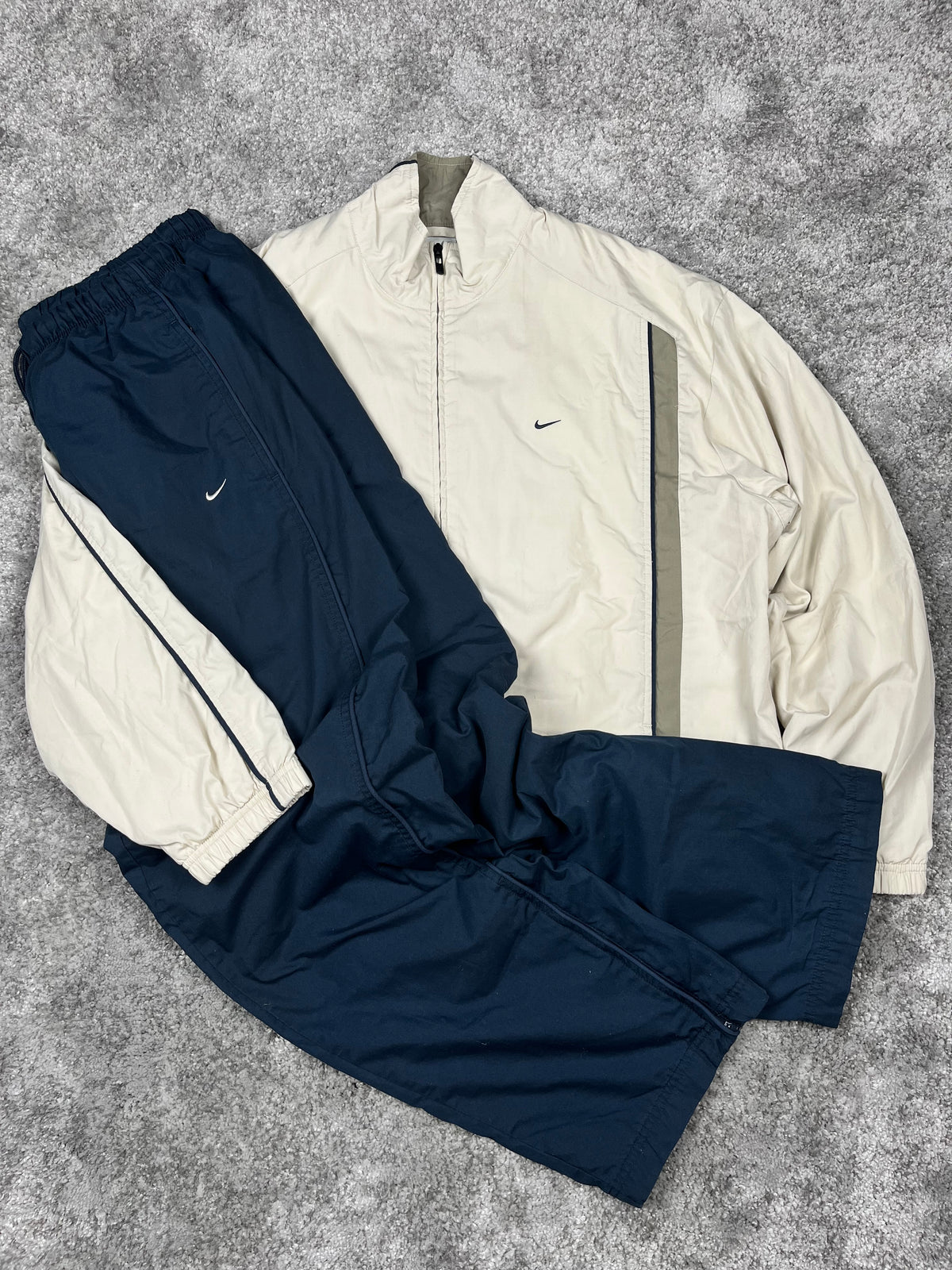 Nike Tracksuit Vintage 2000s "Beig/Navy" (XL)