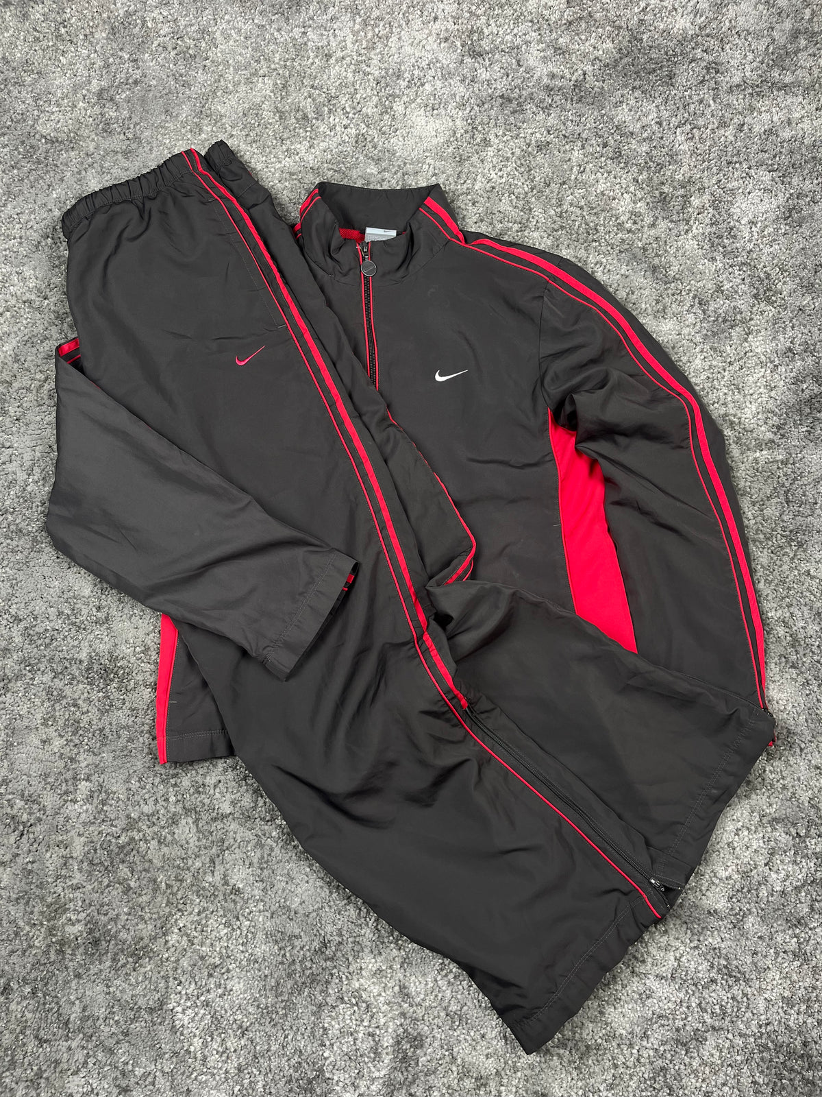 Nike Tracksuit Vintage 2000s "Gray/Red" (M)
