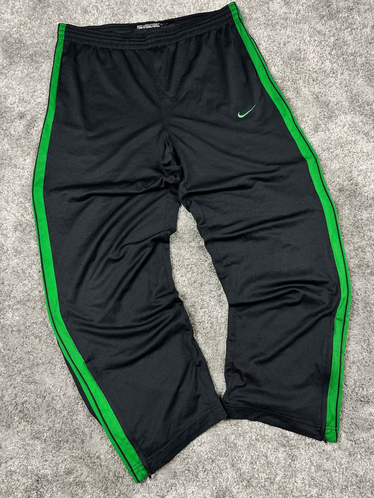 Pantalon de survêtement Nike vintage années 2000 "Noir/Vert" (L)