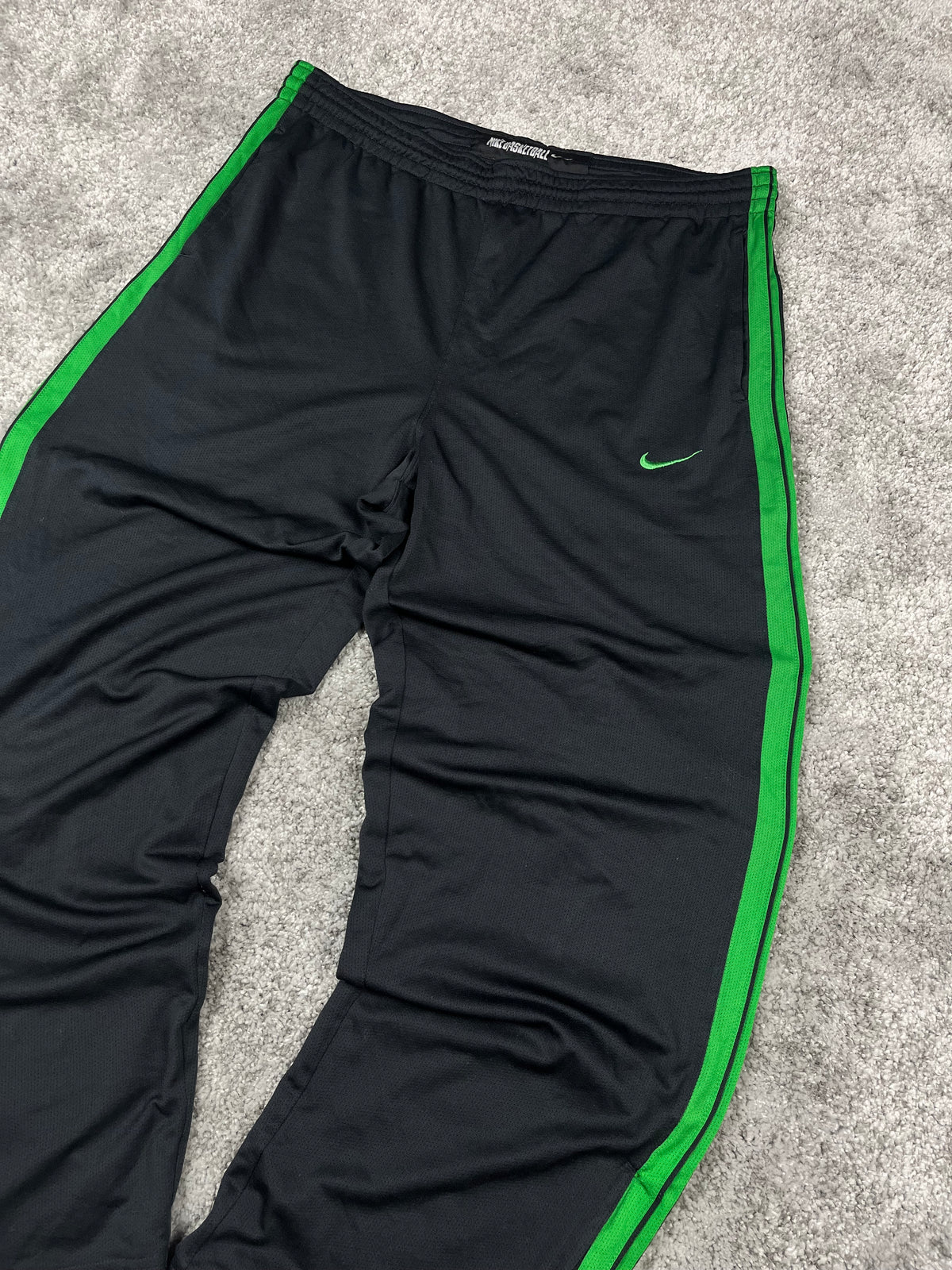 Pantalon de survêtement Nike vintage années 2000 "Noir/Vert" (L)