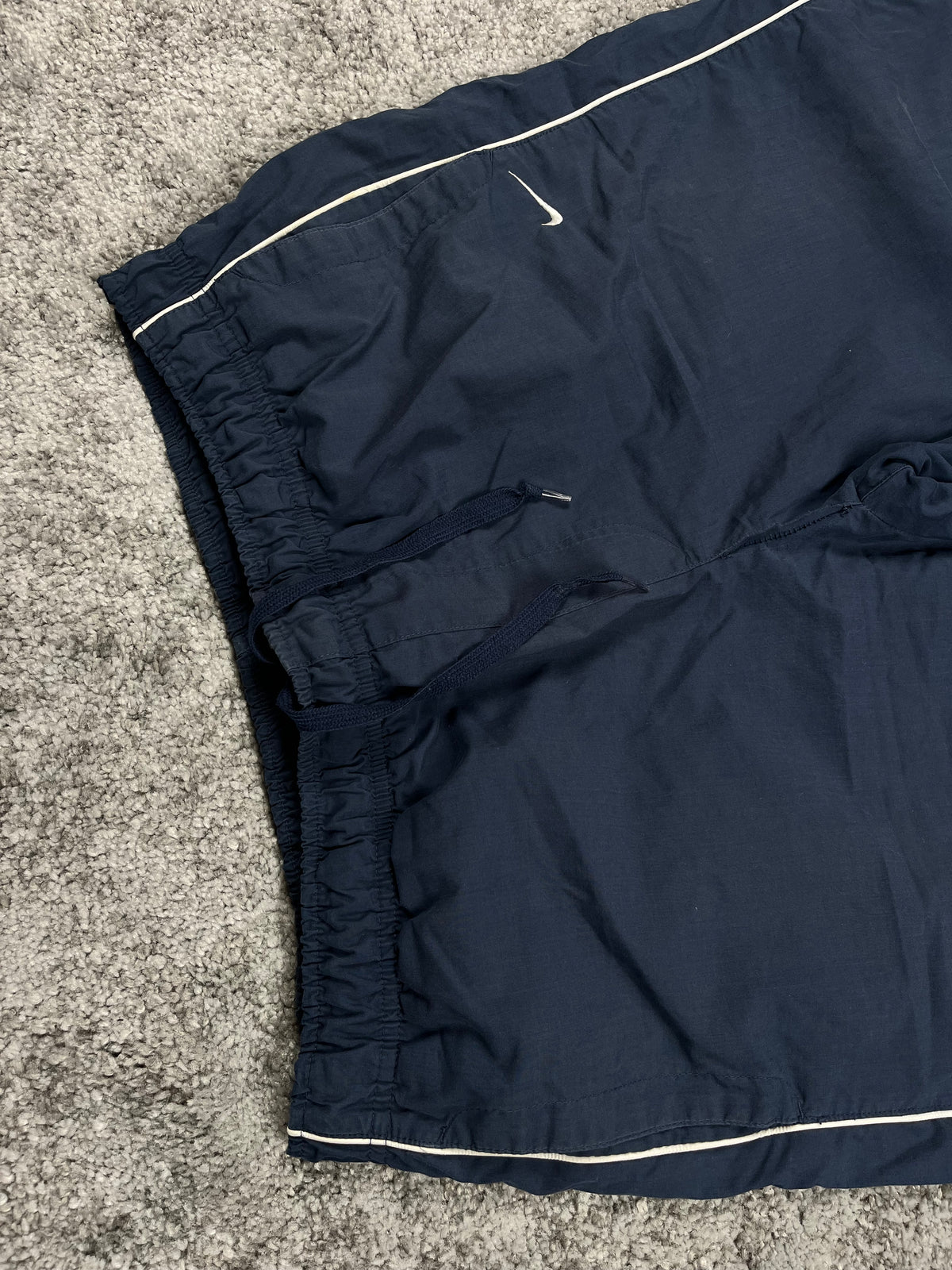 Pantalon de survêtement Nike vintage années 2000 "Bleu marine/Blanc" (M)
