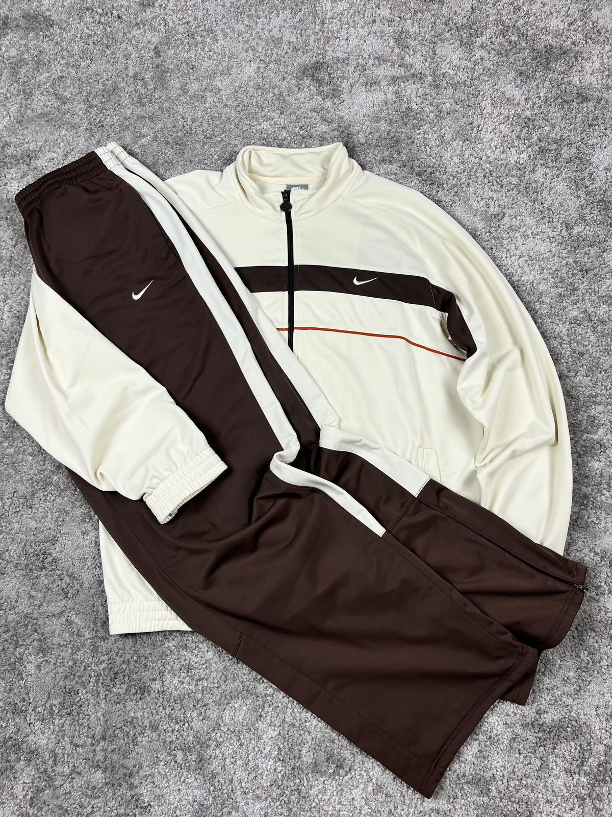 Nike Tracksuit Vintage 2000s "Brown/Beig" (M)