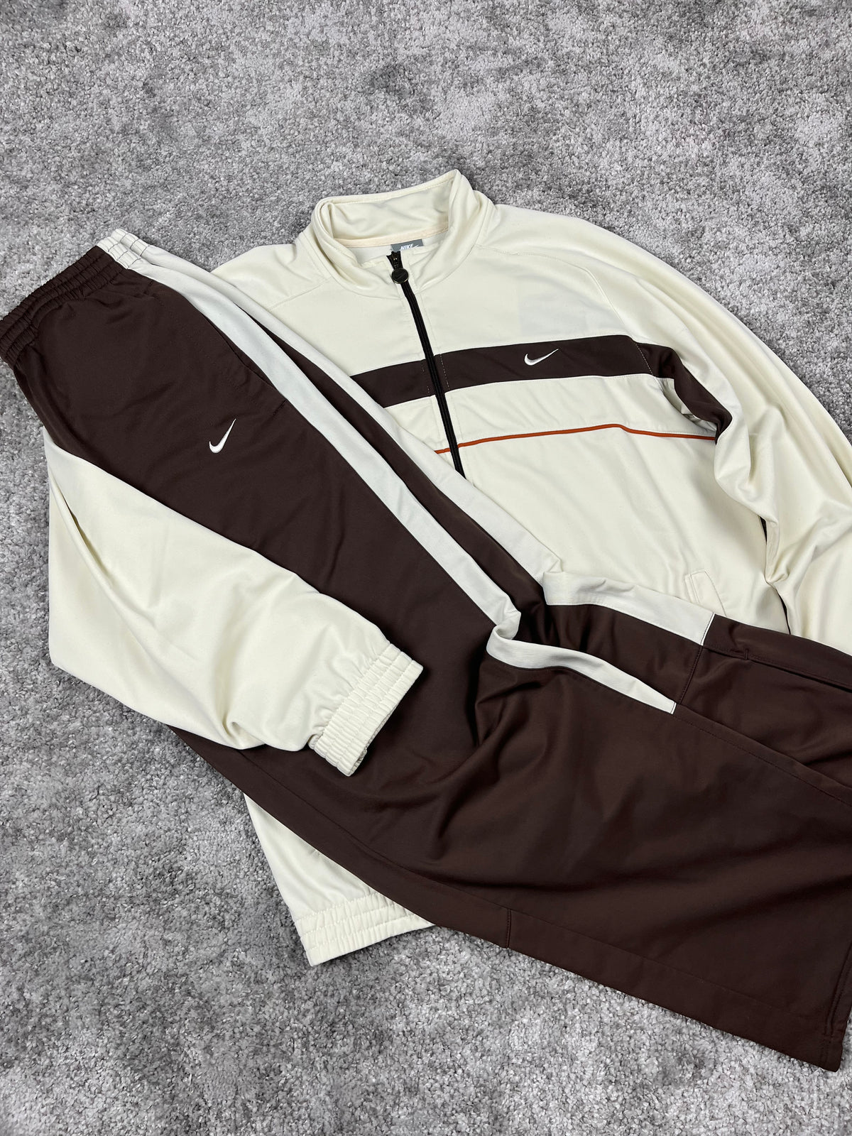 Nike Tracksuit Vintage 2000s "Brown/Beig" (M)