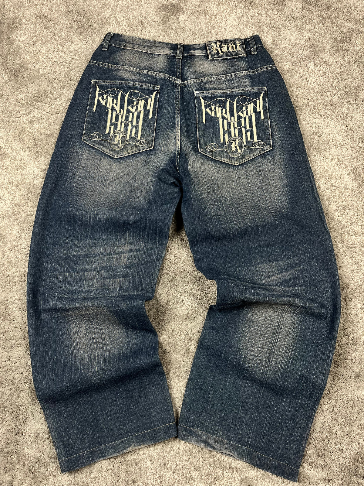 Karl Kani Jeans Y2K Baggy Streetwear Made in USA "Dark blue washed denim" Estampado (44)
