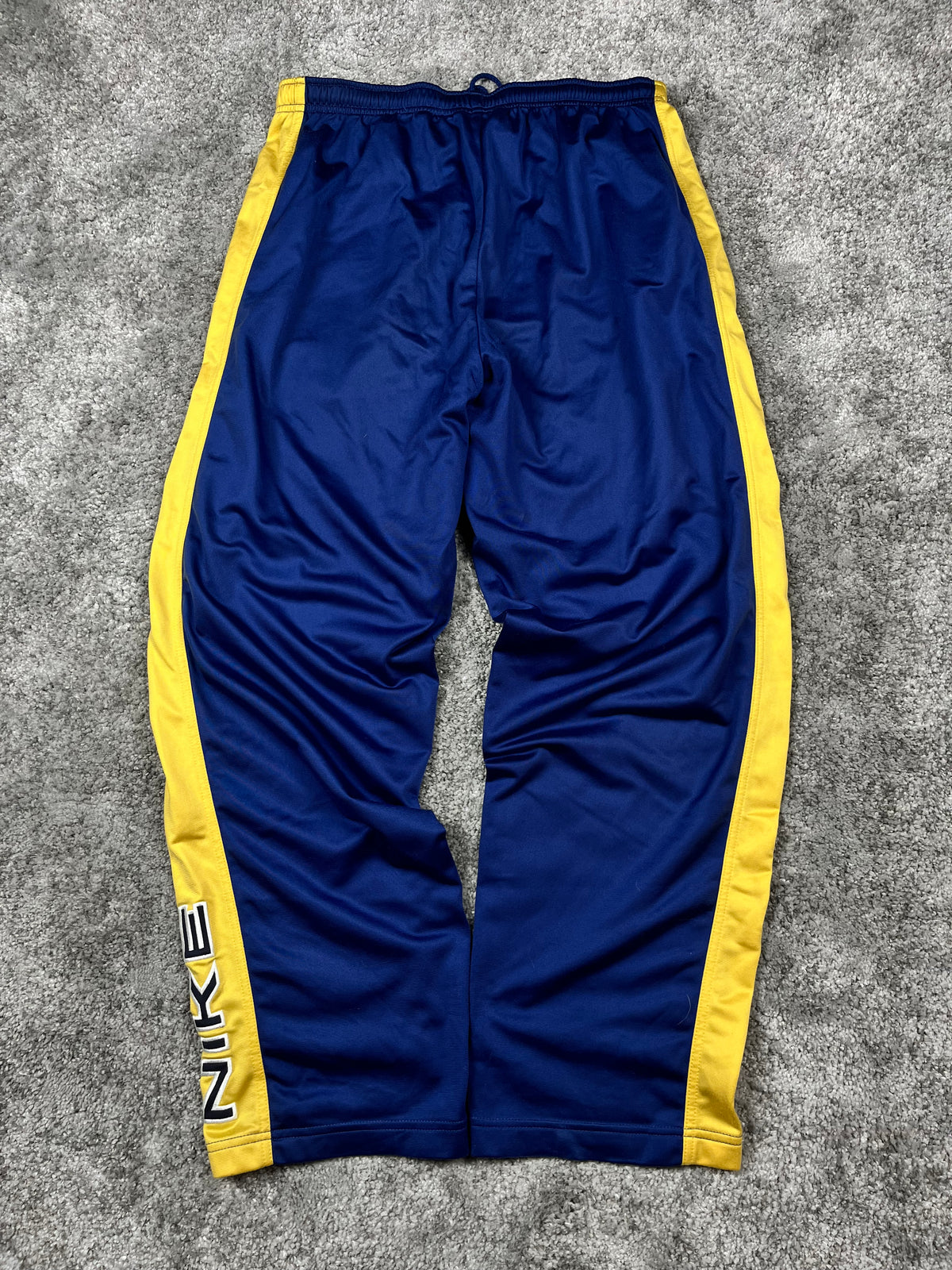 Pantalon de survêtement Nike vintage années 2000 "Bleu marine/Jaune" (L)