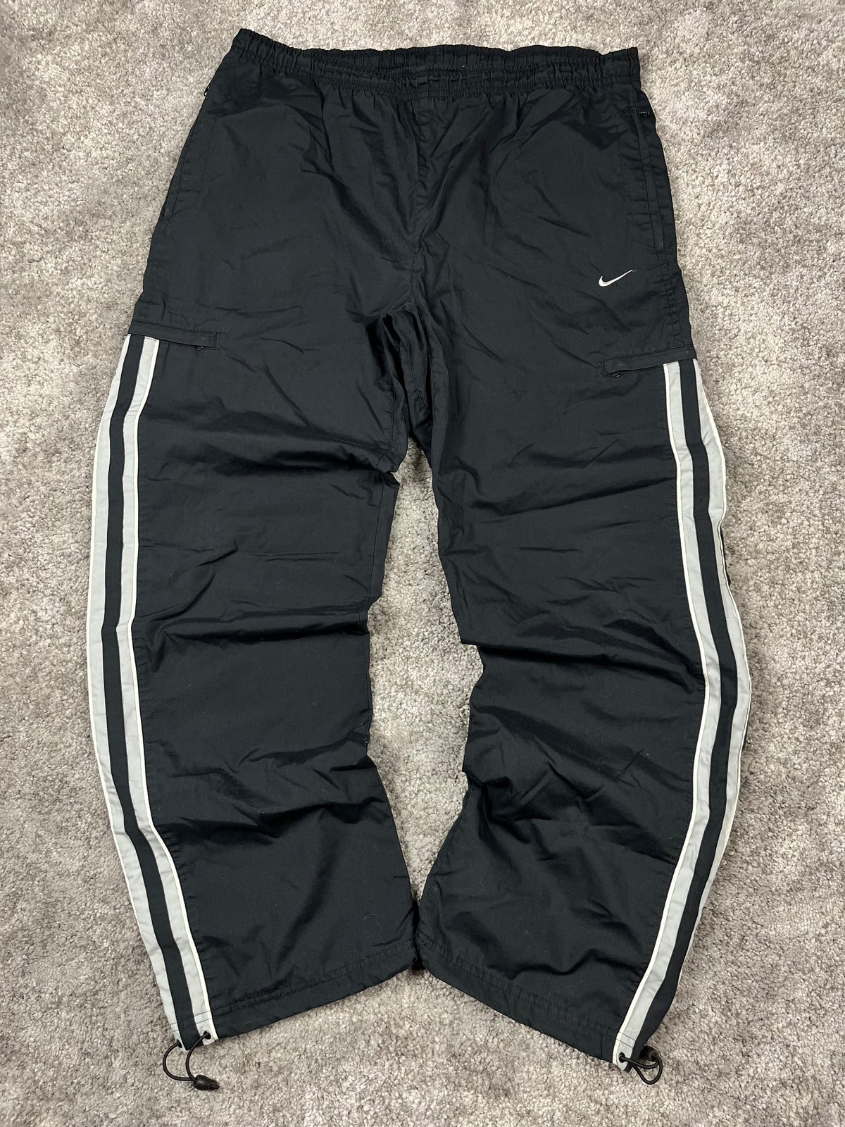 Pantalon de survêtement Nike vintage années 2000 "Noir/Blanc/Gris" (XL)
