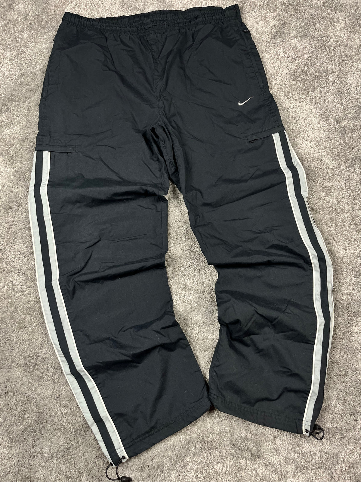 Pantalon de survêtement Nike vintage années 2000 "Noir/Blanc/Gris" (XL)