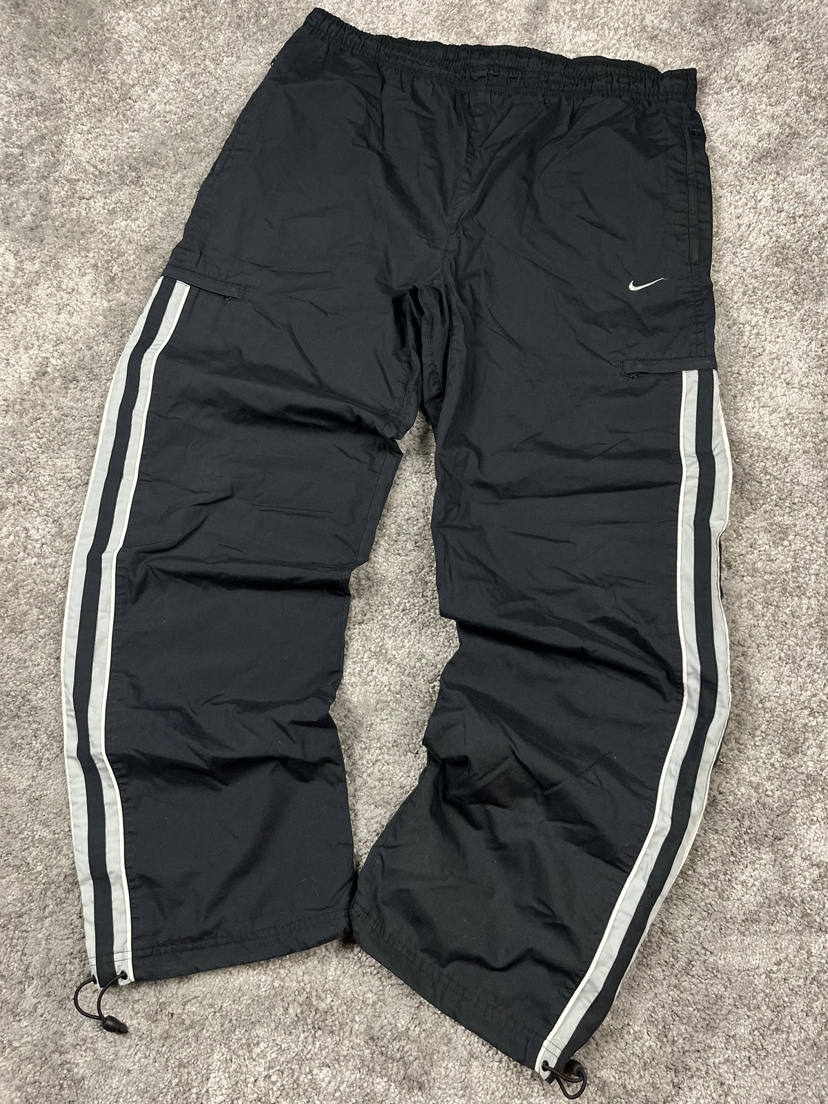 Pantalon de survêtement Nike vintage années 2000 "Noir/Blanc/Gris" (XL)