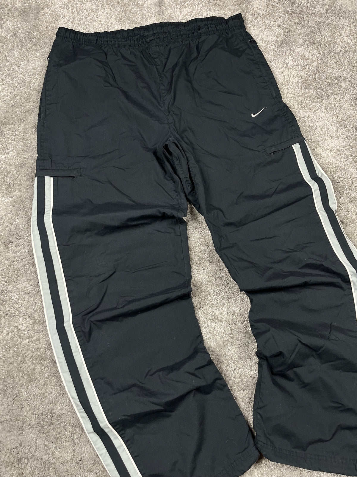 Pantalon de survêtement Nike vintage années 2000 "Noir/Blanc/Gris" (XL)