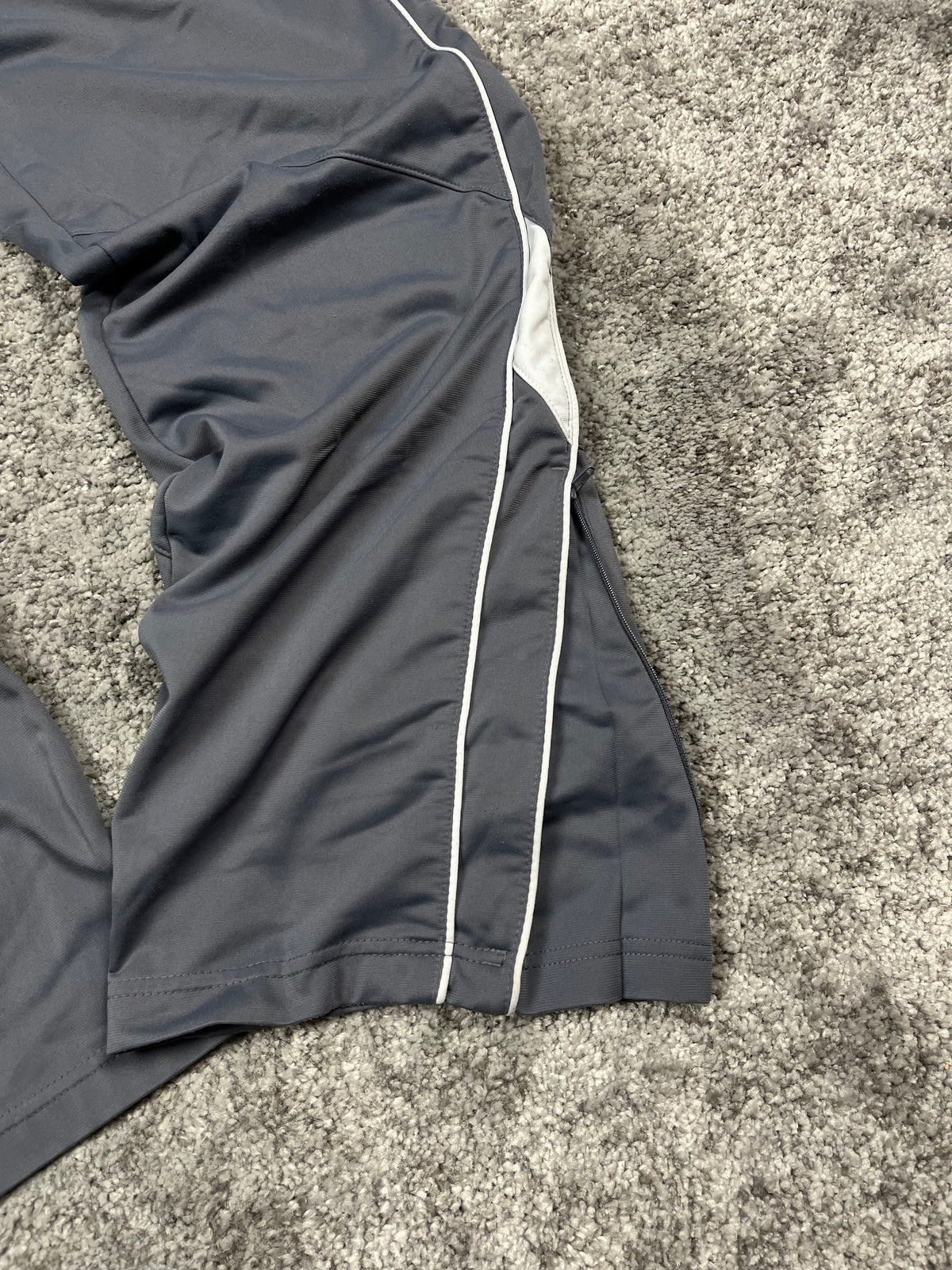 Pantalón deportivo Nike vintage años 2000 "Gris/Blanco" (M)
