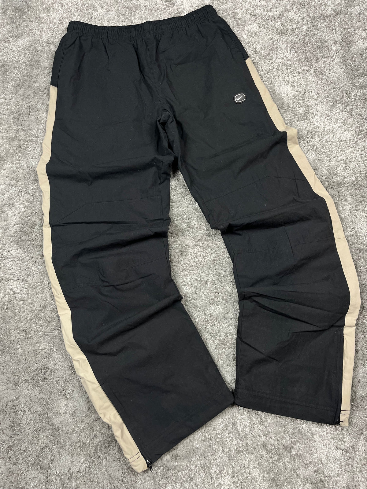 Pantalon de survêtement Nike vintage années 2000 « Noir/Beige » (S)