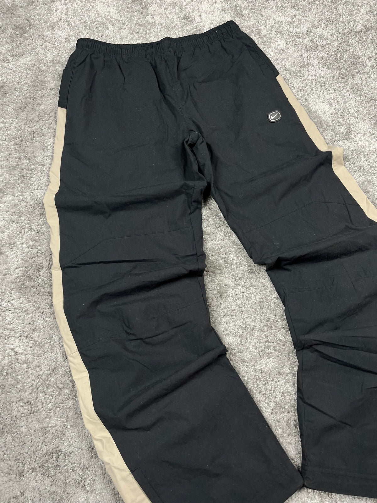 Pantalon de survêtement Nike vintage années 2000 « Noir/Beige » (S)