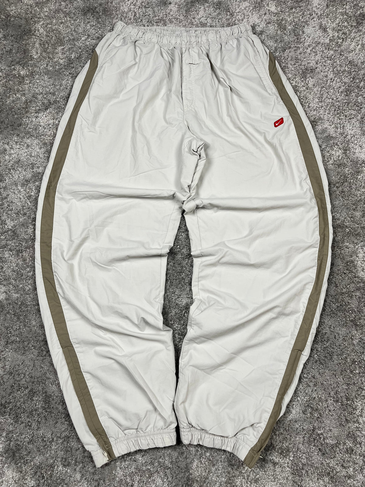 Pantalon de survêtement Nike vintage années 2000 "Blanc/Kaki" (XL)