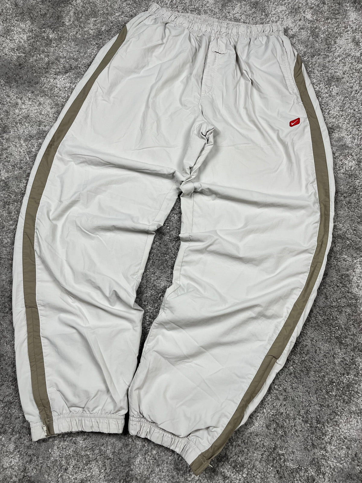 Pantalon de survêtement Nike vintage années 2000 "Blanc/Kaki" (XL)