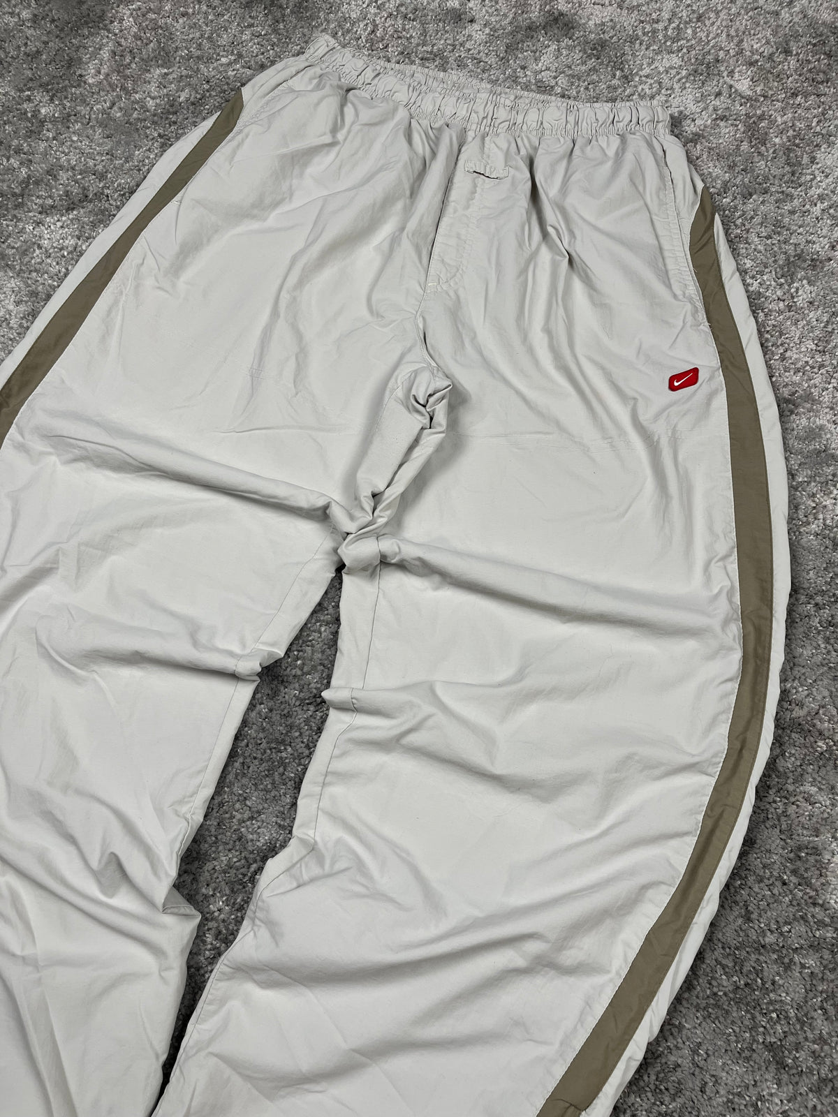 Pantalon de survêtement Nike vintage années 2000 "Blanc/Kaki" (XL)