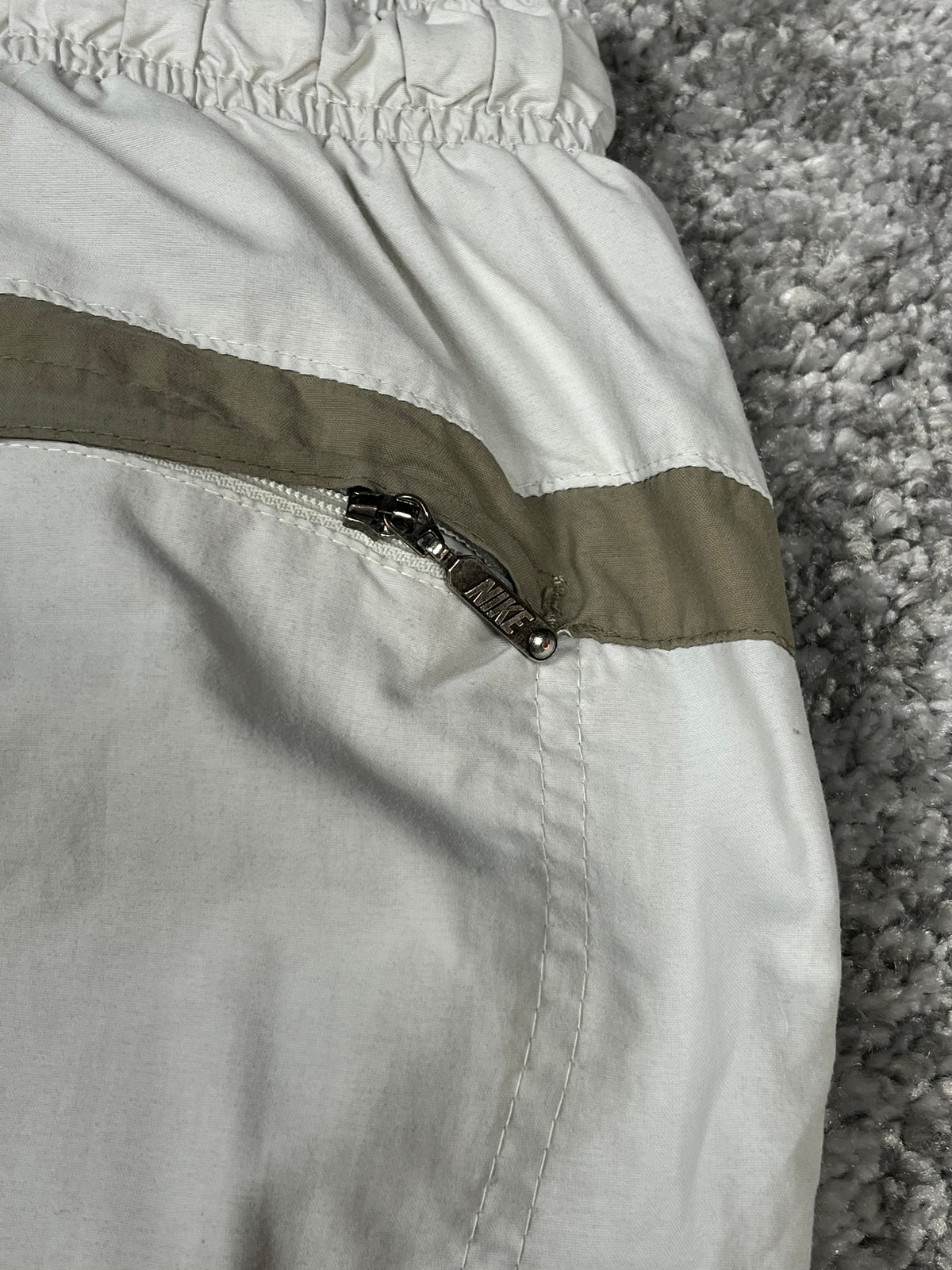 Pantalon de survêtement Nike vintage années 2000 "Blanc/Kaki" (XL)