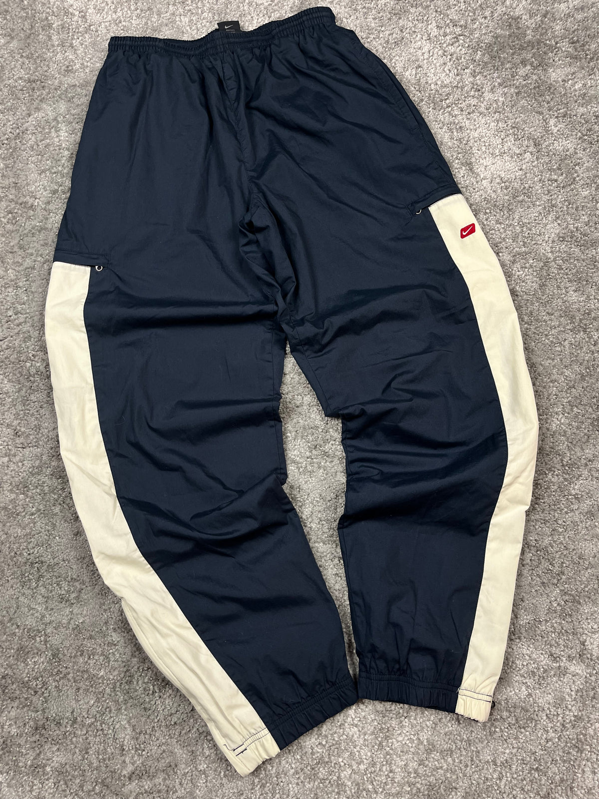 Pantalon de survêtement Nike vintage années 2000 "Bleu marine/Blanc" (M)