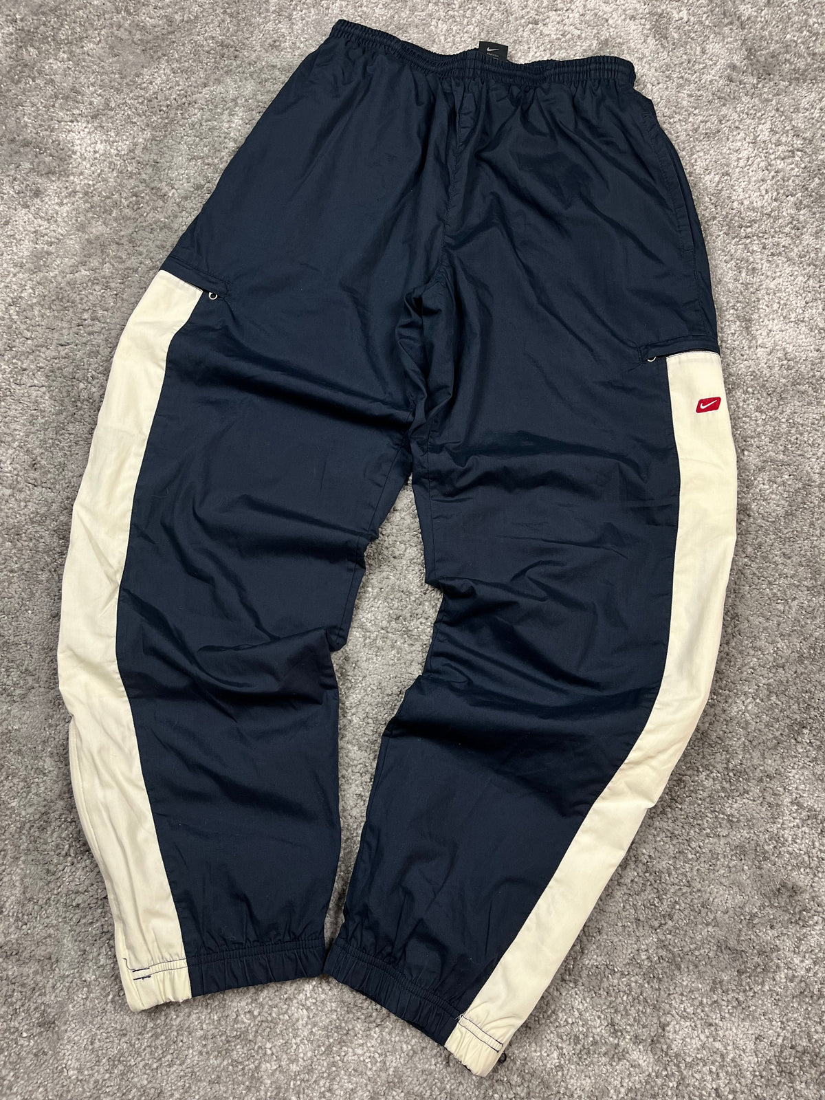 Pantalon de survêtement Nike vintage années 2000 "Bleu marine/Blanc" (M)