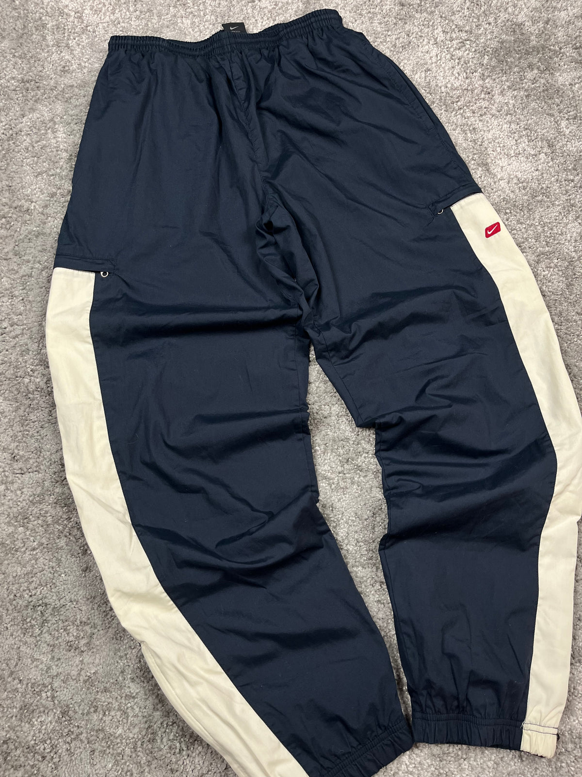 Pantalon de survêtement Nike vintage années 2000 "Bleu marine/Blanc" (M)