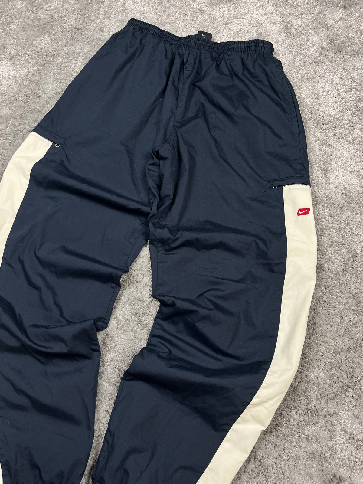 Pantalon de survêtement Nike vintage années 2000 "Bleu marine/Blanc" (M)