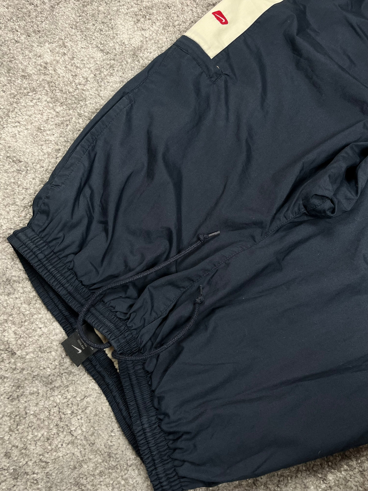 Pantalon de survêtement Nike vintage années 2000 "Bleu marine/Blanc" (M)