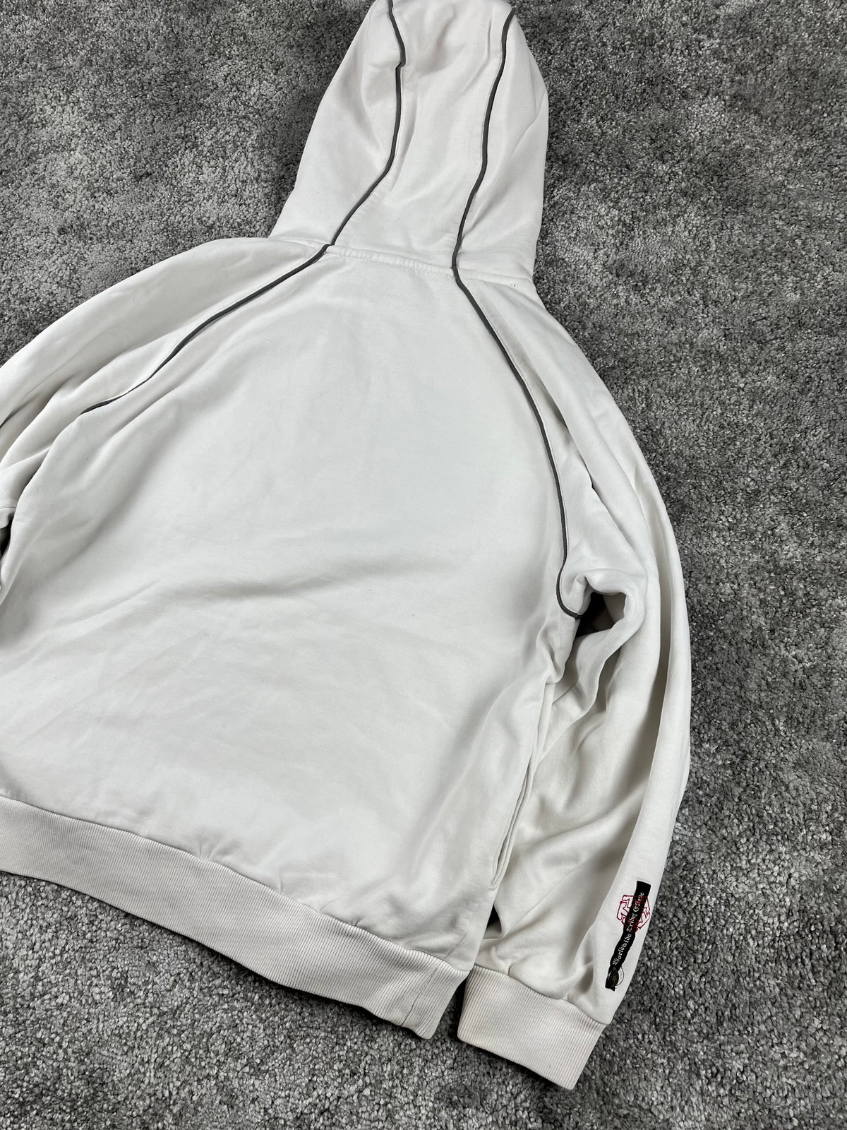 Sweat à capuche Tribal vintage années 2000 "Blanc/Rouge/Noir" (L)
