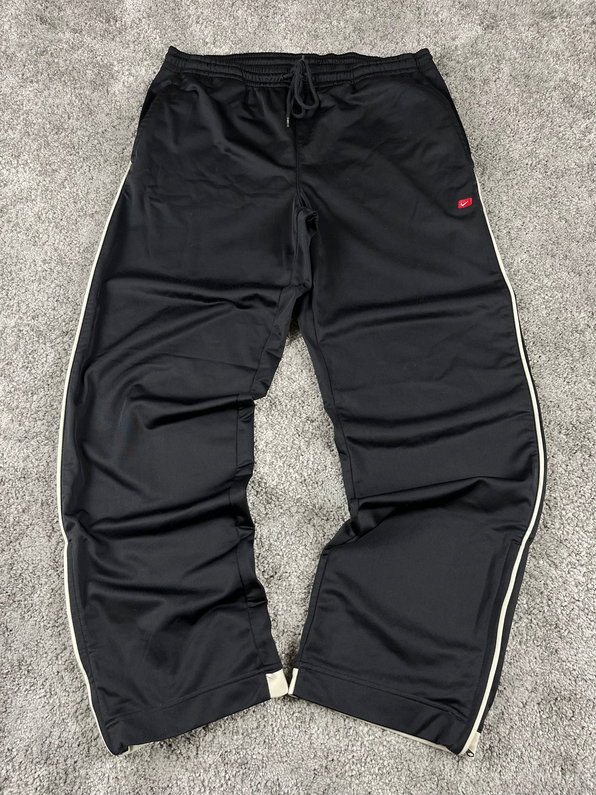 Pantalón de chándal Nike vintage años 2000 "negro/beige" (L)