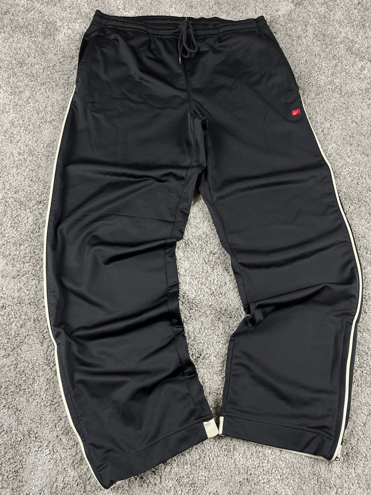 Pantalón de chándal Nike vintage años 2000 "negro/beige" (L)