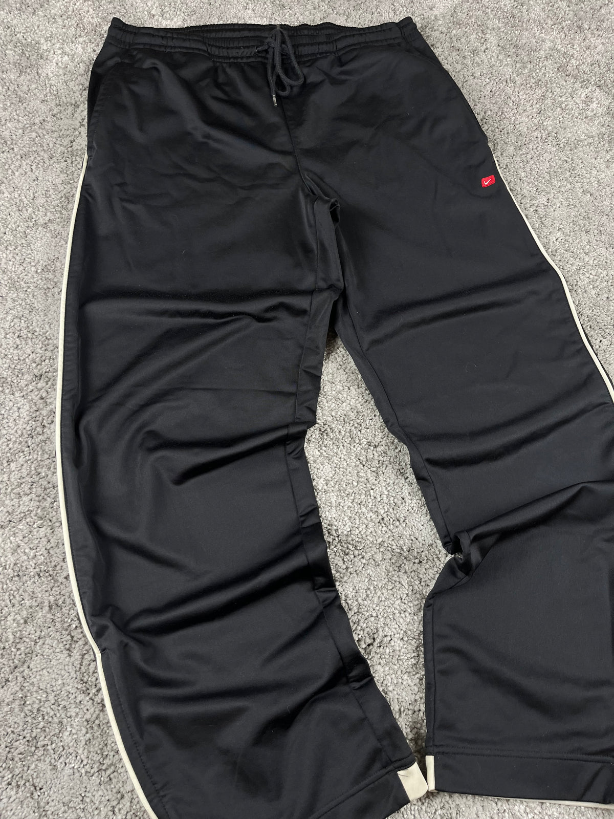 Pantalón de chándal Nike vintage años 2000 "negro/beige" (L)