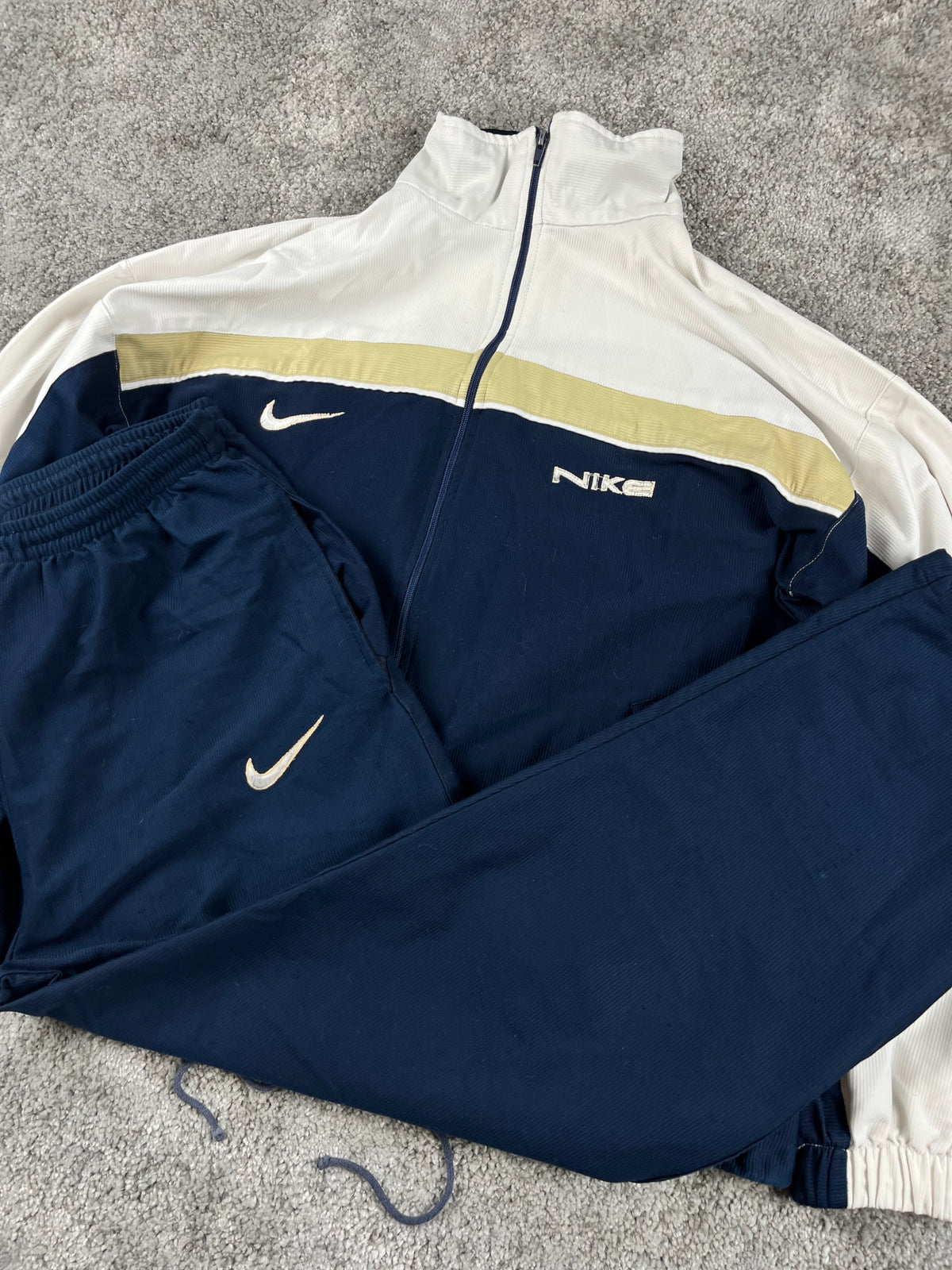 Nike Tracksuit Vintage 2000s "Navy/White/Beig" (L)