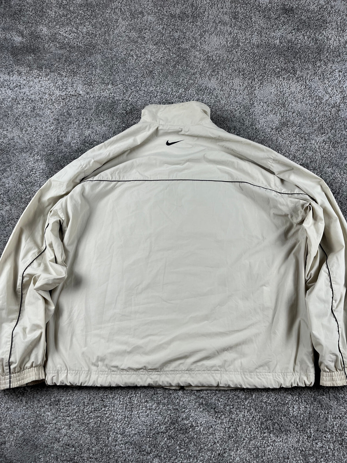 Chaqueta deportiva Nike vintage años 2000 "beige/negro" (L)