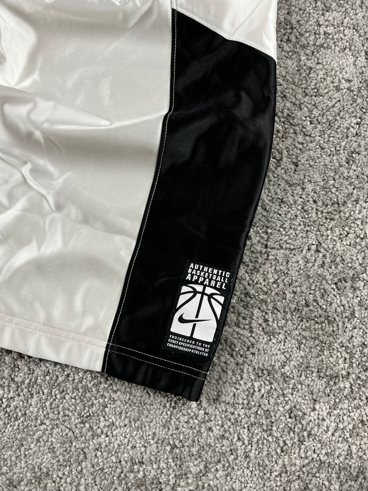 Pantalón deportivo Nike Basketball Vintage años 2000 "Blanco/Negro" (L)
