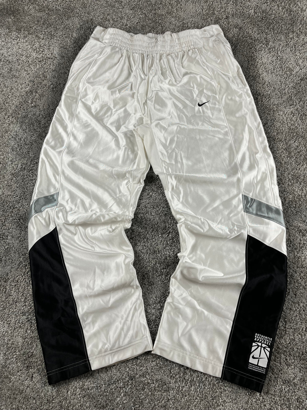 Pantalón deportivo Nike Basketball Vintage años 2000 "Blanco/Negro" (L)