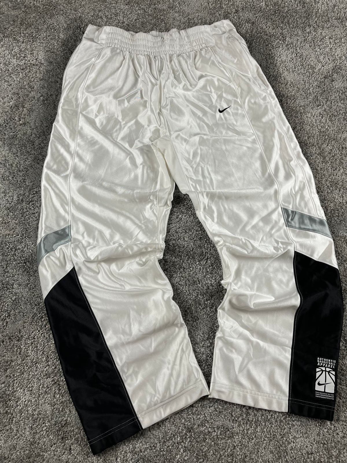 Pantalón deportivo Nike Basketball Vintage años 2000 "Blanco/Negro" (L)