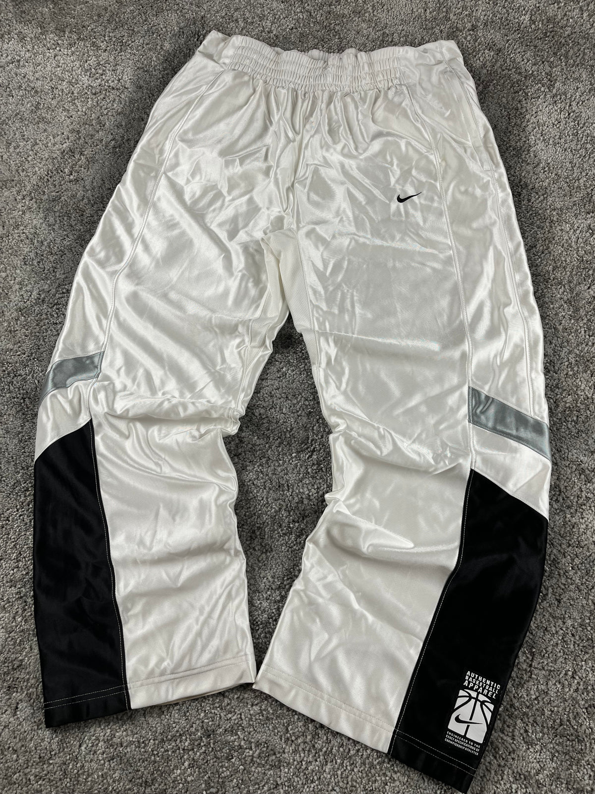 Pantalón deportivo Nike Basketball Vintage años 2000 "Blanco/Negro" (L)