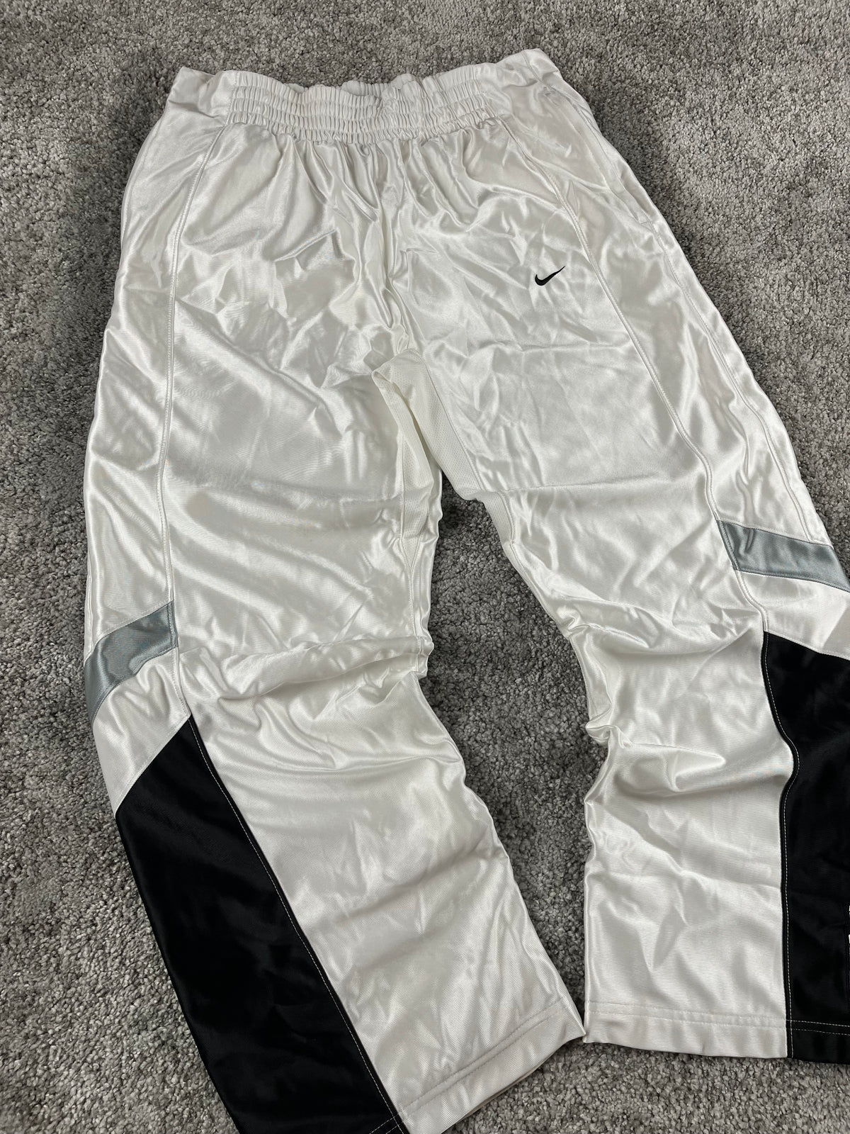 Pantalón deportivo Nike Basketball Vintage años 2000 "Blanco/Negro" (L)