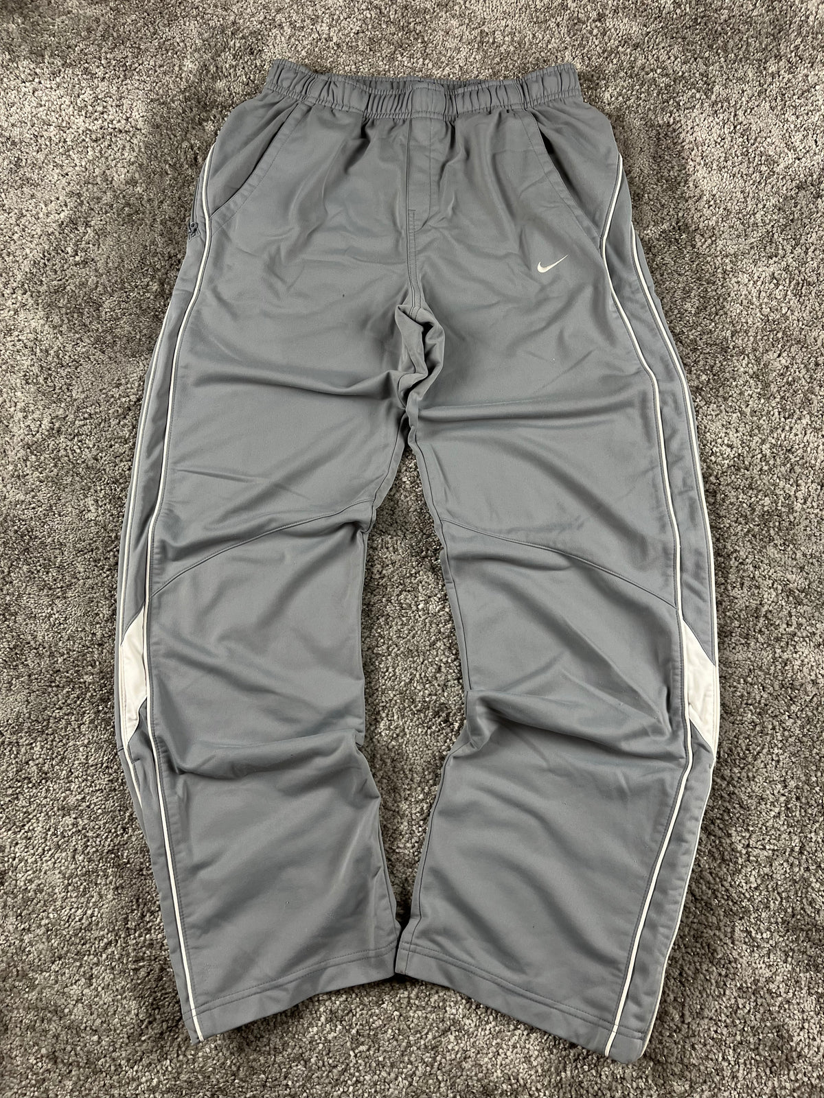 Pantalón de chándal Nike vintage años 2000 "Gris/Blanco" (M)