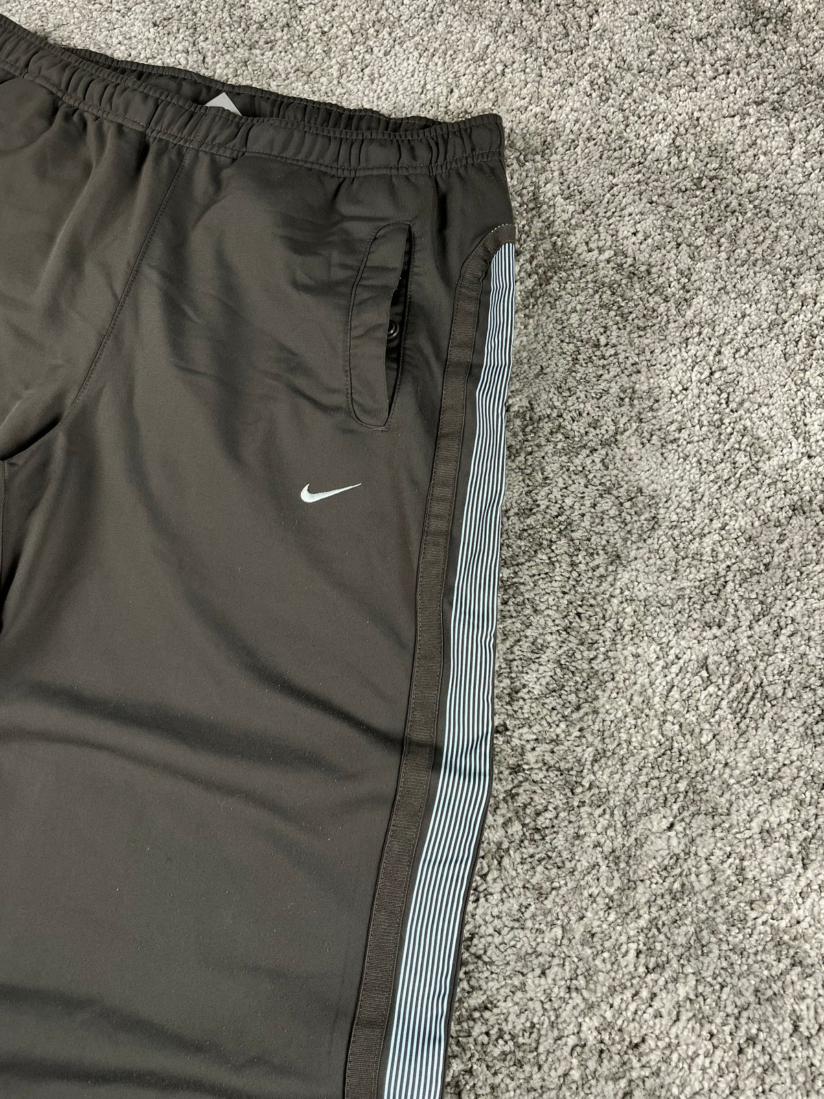 Nike Trackpant Vintage 2000s "Dark Gray/Gray" (M)