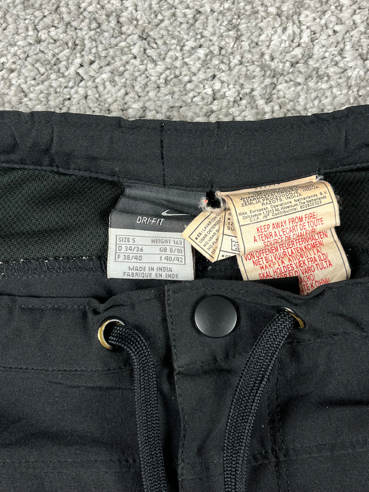 Pantalon de jogging Nike vintage des années 2000 « Noir/Or » (S)