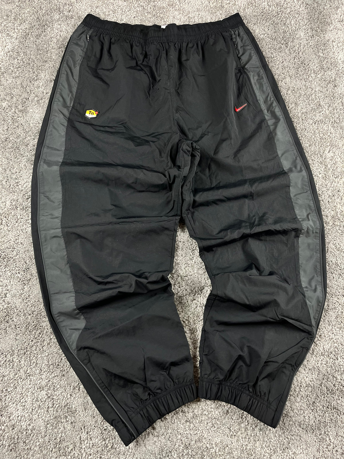 Nike TN Trackpant Vintage 2000s "Black/Red" (XL)