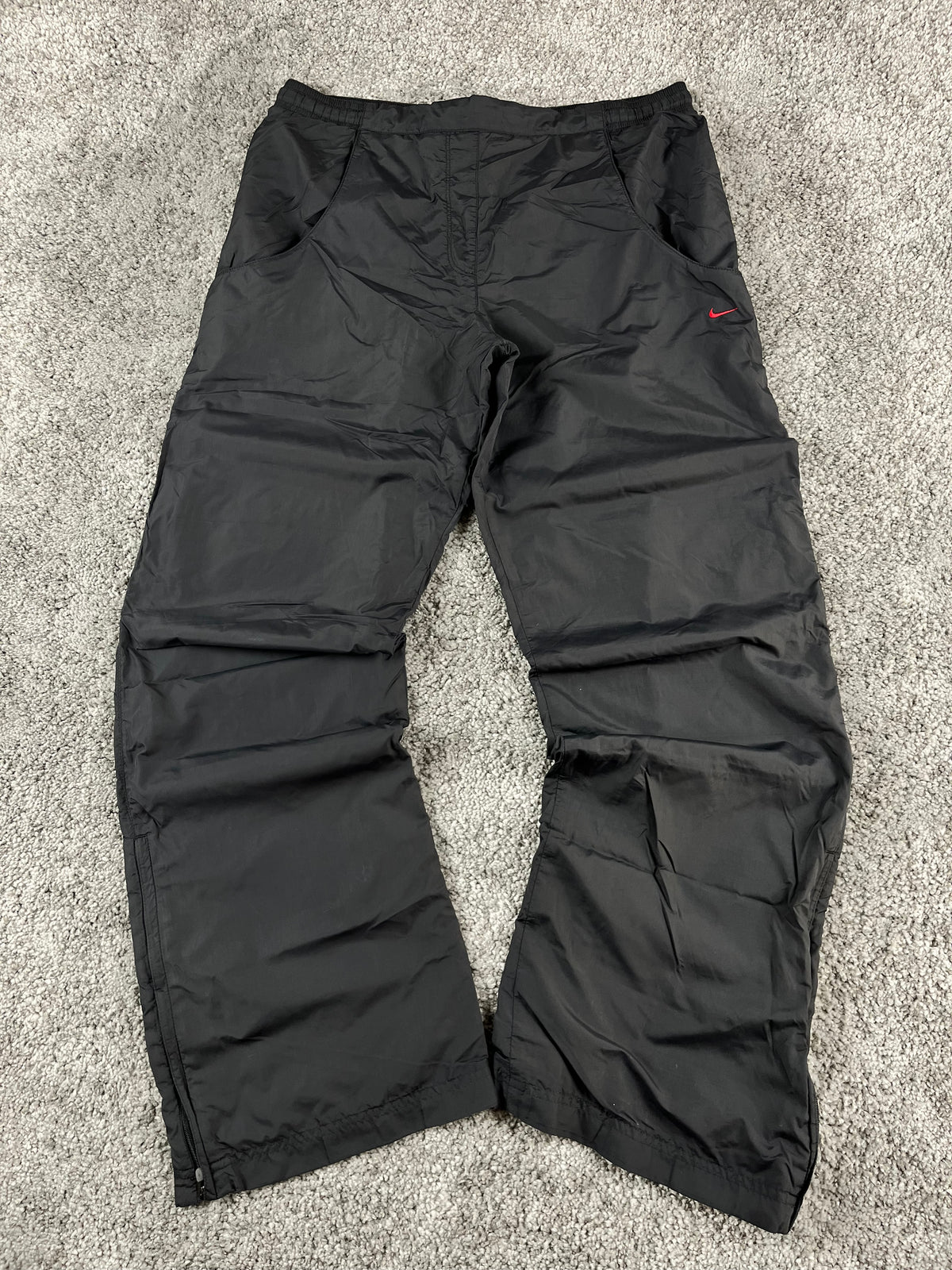Pantalón deportivo Nike vintage años 2000 "Negro/Rojo" (S)