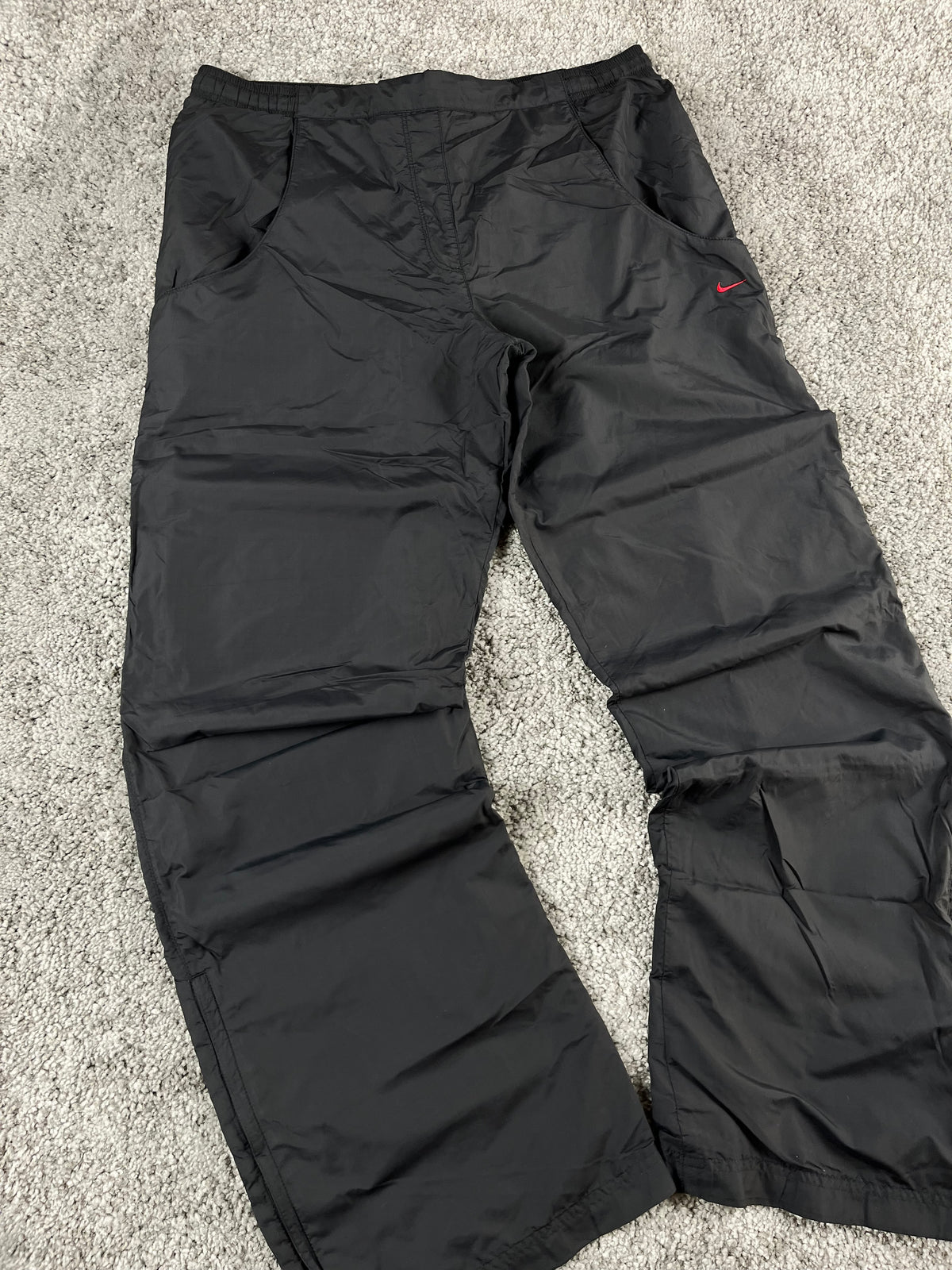 Pantalón deportivo Nike vintage años 2000 "Negro/Rojo" (S)