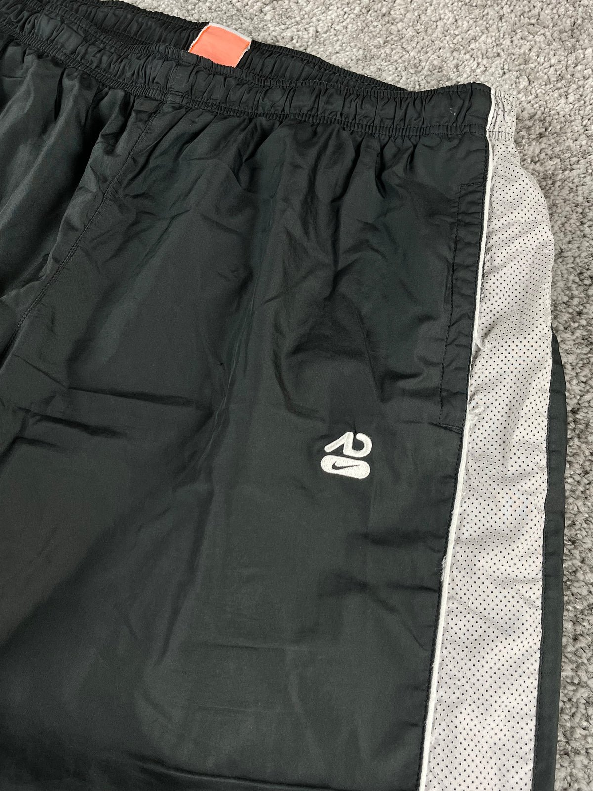 Pantalon de survêtement Nike vintage années 2000 "Noir/Gris" (XL)