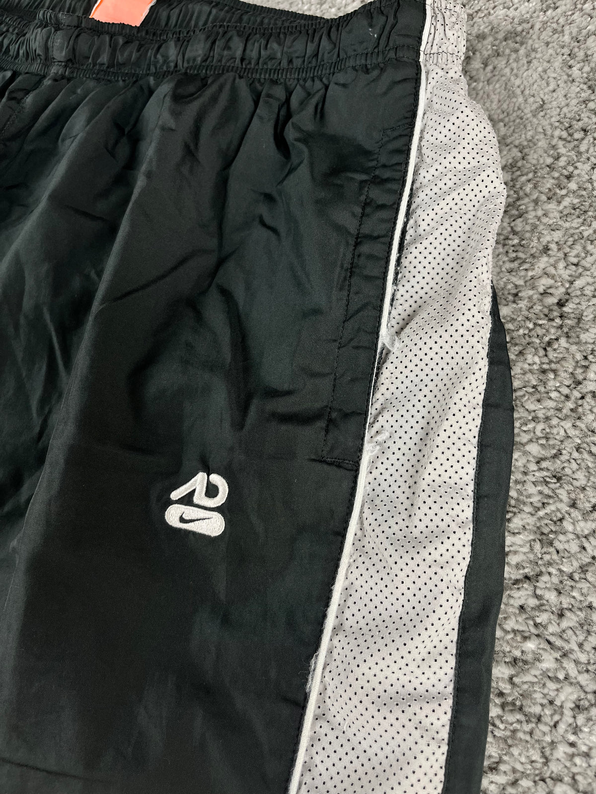 Pantalon de survêtement Nike vintage années 2000 "Noir/Gris" (XL)