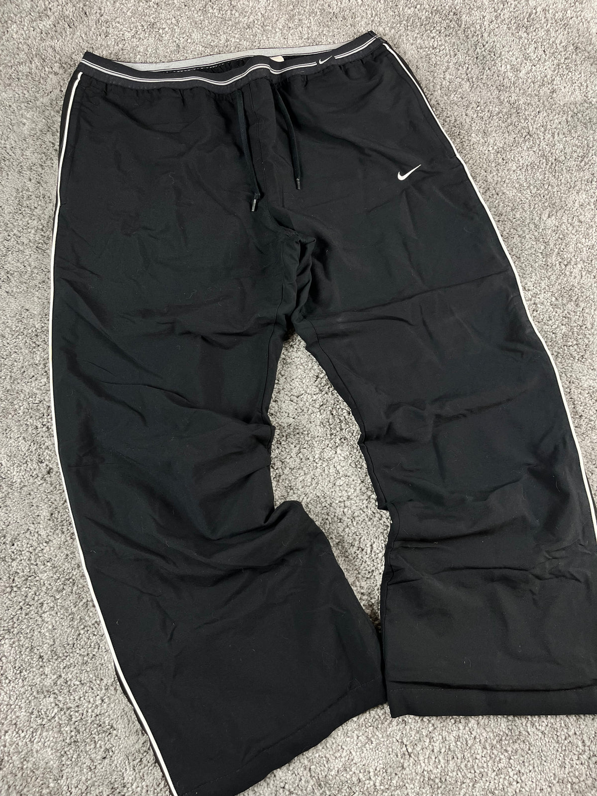 Pantalón de chándal Nike vintage años 2000 "Negro/Blanco" (XL)
