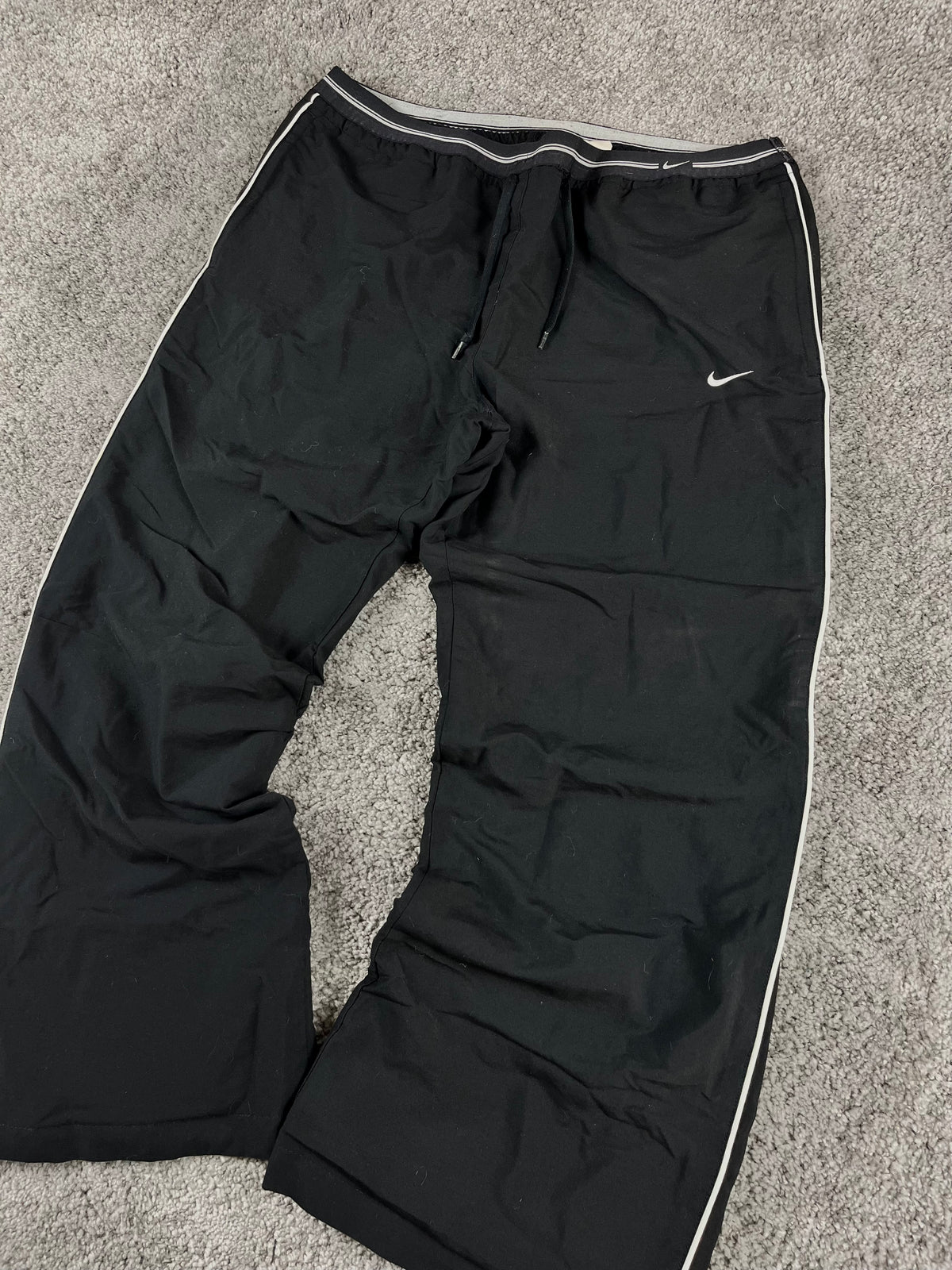 Pantalon de survêtement Nike vintage années 2000 "Noir/Blanc" (XL)