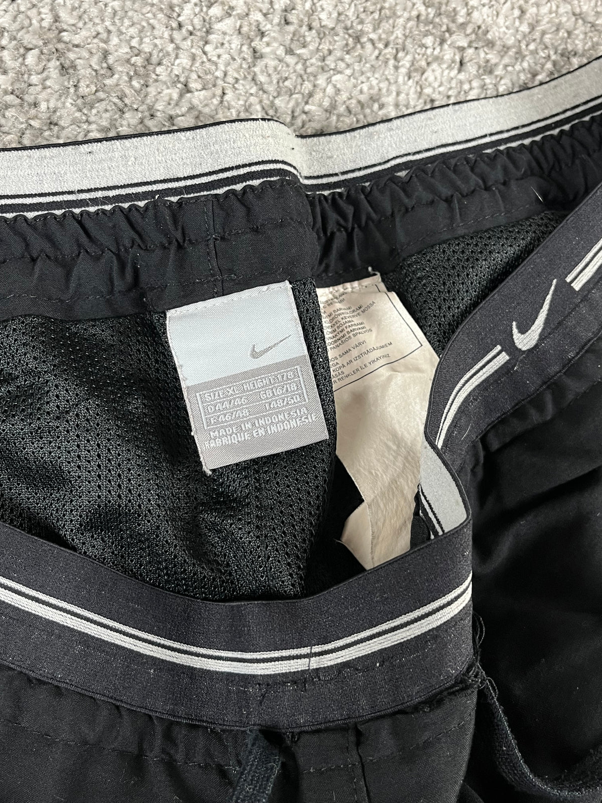 Pantalon de survêtement Nike vintage années 2000 "Noir/Blanc" (XL)