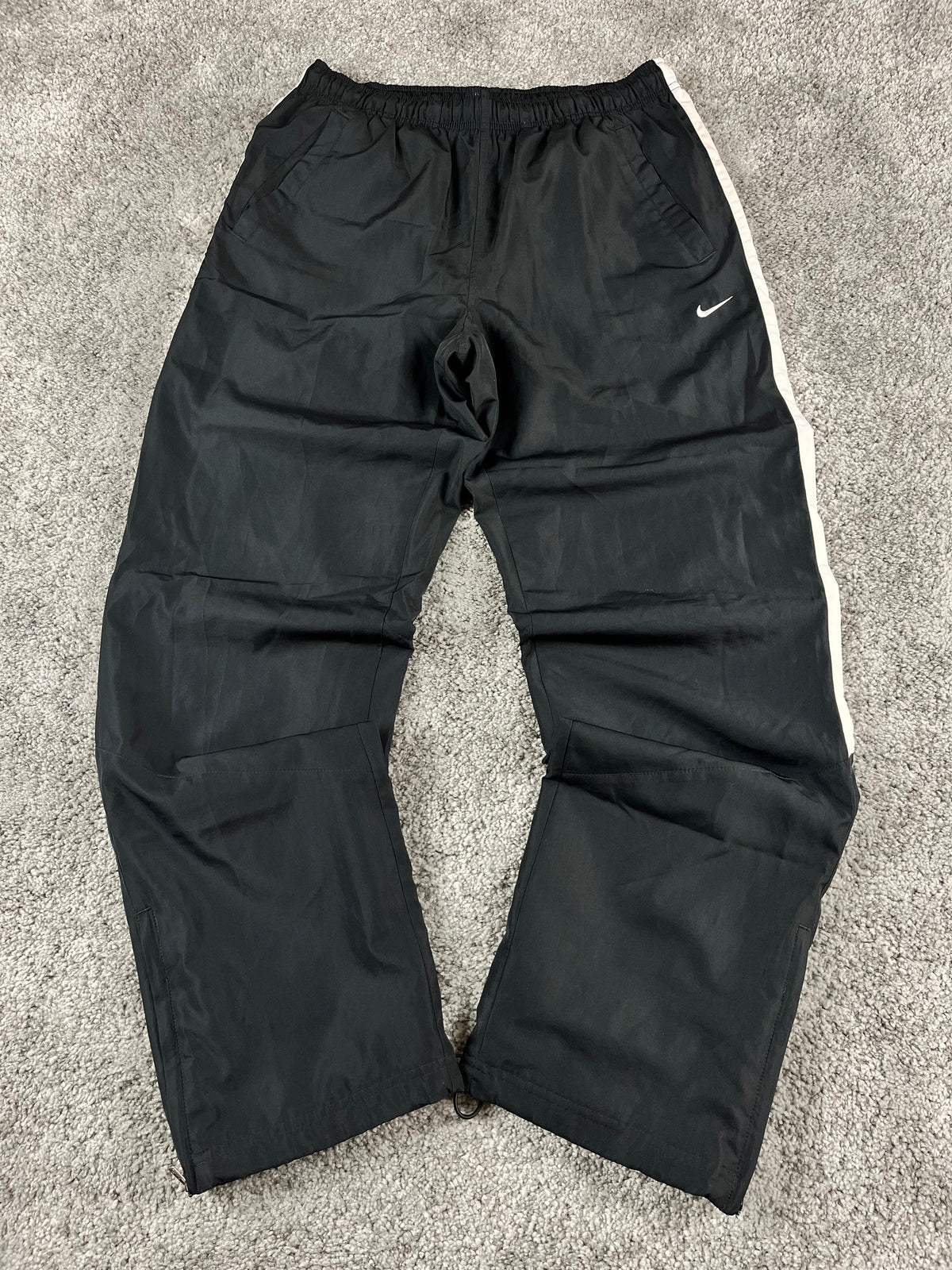 Pantalón deportivo Nike vintage años 2000 "Negro/Blanco" (M)