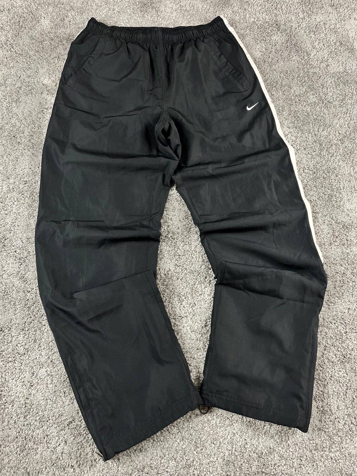 Pantalón deportivo Nike vintage años 2000 "Negro/Blanco" (M)