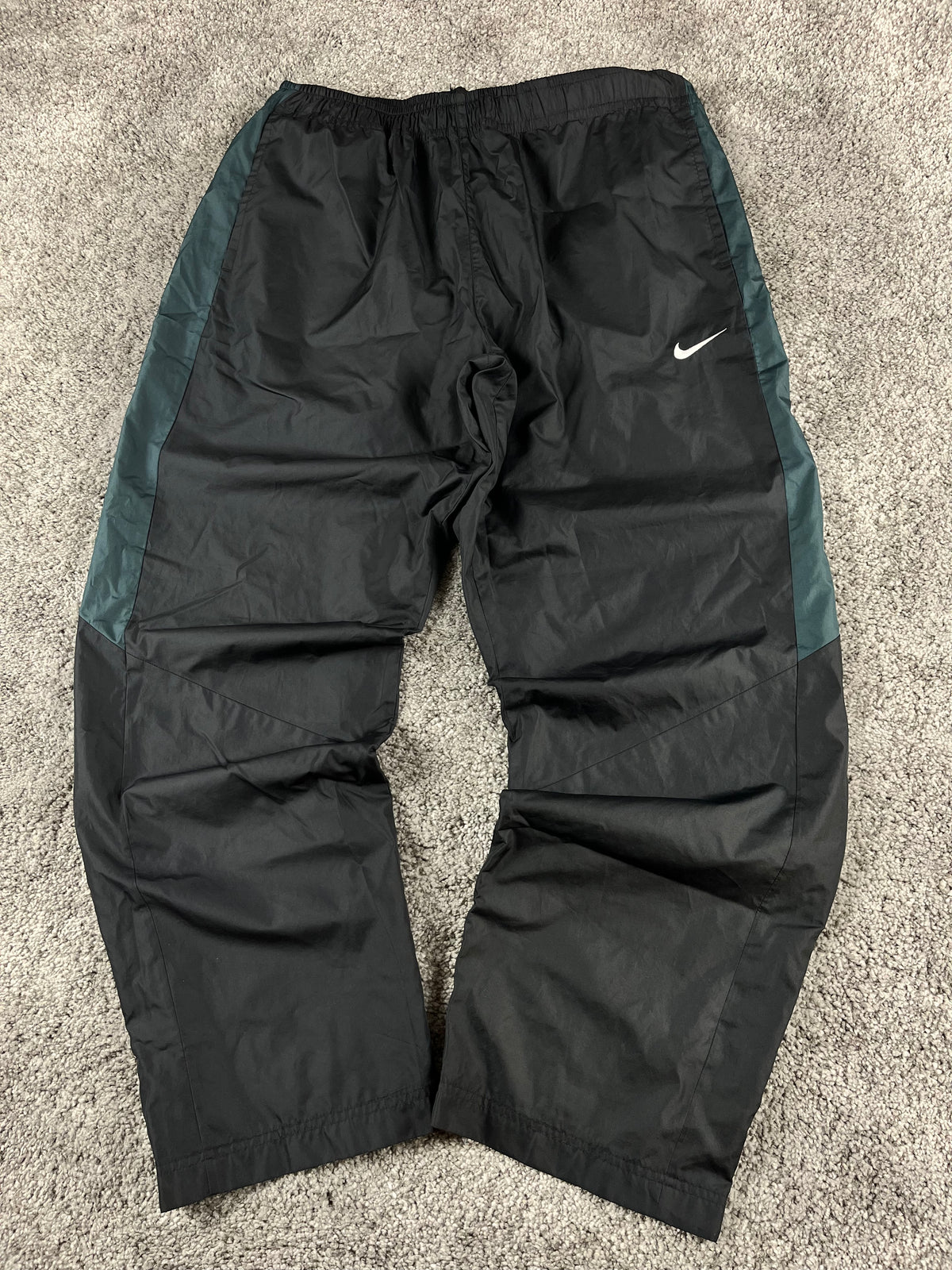 Pantalón deportivo Nike vintage años 2000 "Negro/Gris" (XL)